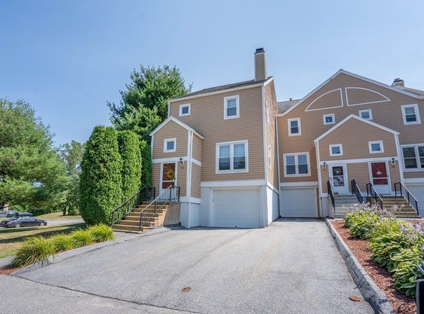 72 Camelot Dr, Worcester, MA 01602