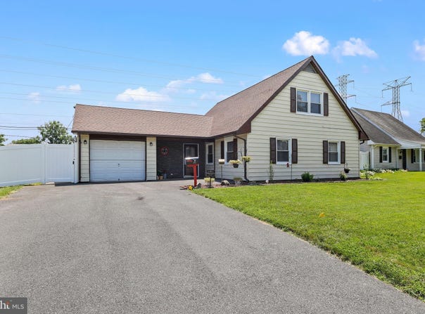 36 HOLBROOK LANE, WILLINGBORO, NJ 08046