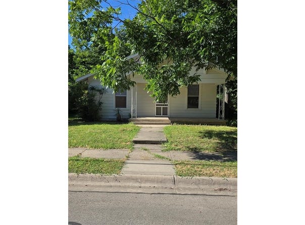 702 Schmitz Avenue, Denton, TX 76209