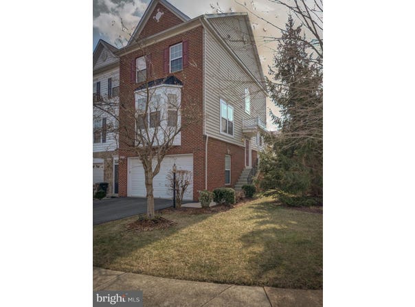 42451 MAGELLAN Square, BRAMBLETON, VA 20148