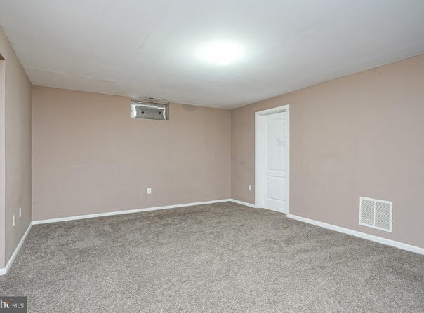 8 MERGANSER COURT, GLASSBORO, NJ 08028