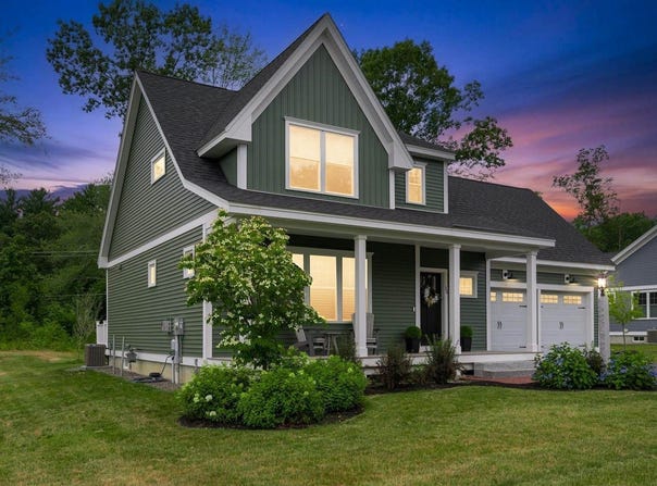 15 Rose Fountain Lane, Hampton, NH 03842