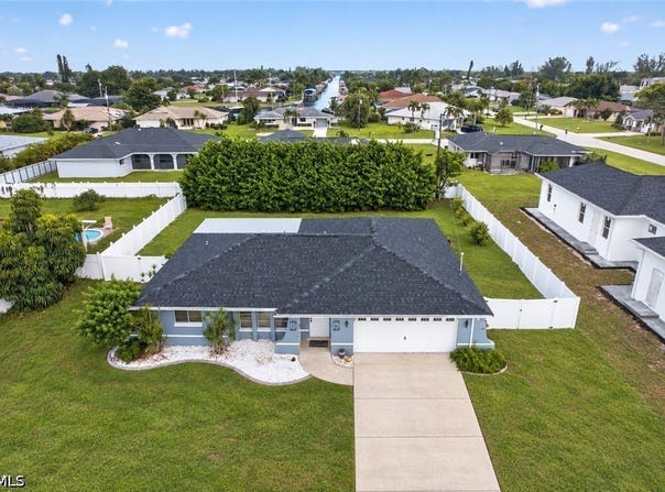 1523 SE 20th Place, Cape Coral, FL 33990