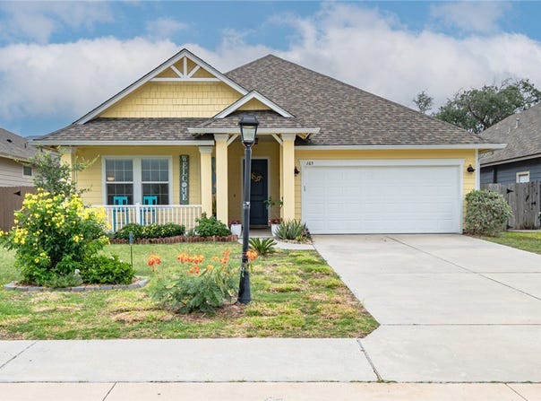 105 Shadow Moss, Rockport, TX 78382