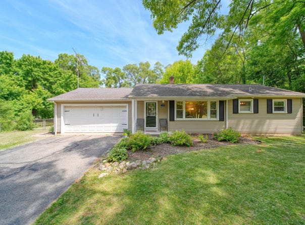 228 McConnell Drive, Jackson, MI 49201