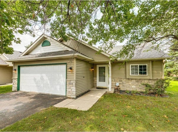 999 County Road D E, Vadnais Heights, MN 55109