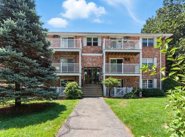 10 Karen Circle, Billerica, MA 01821