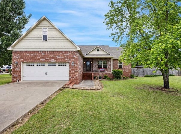 91 Mountain Crest  DR, Russellville, AR 72802