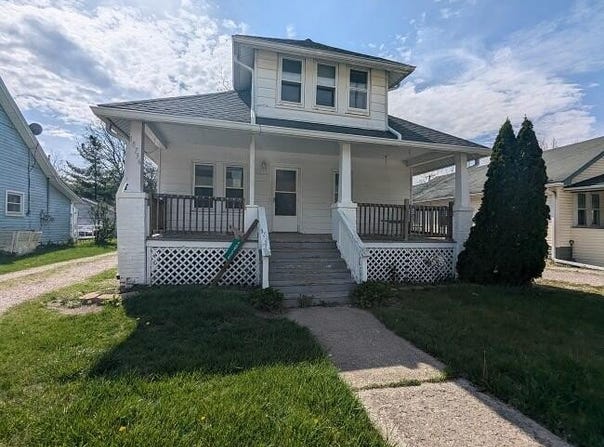 18736 Huron River Drive, New Boston, MI 48164