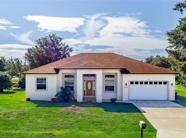 6200 Pebble Lane, Sebring, FL 33876