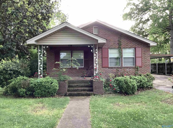 2307 Clara Avenue SW, Decatur, AL 35601