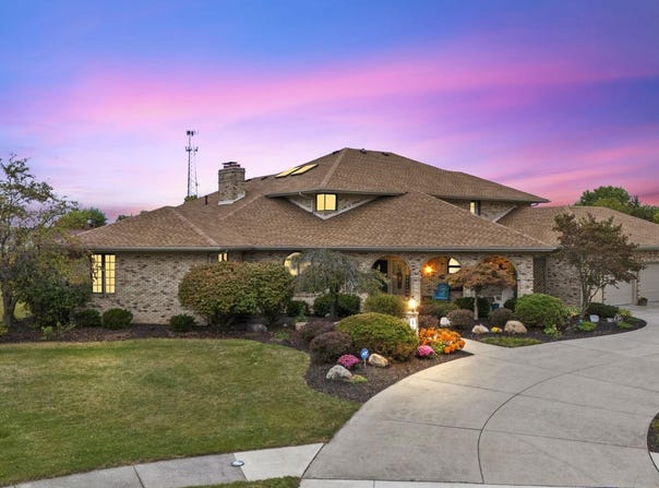15 Saint Emily Drive, Huntington, IN 46750-1333