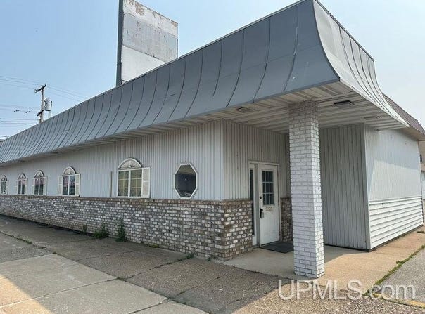 113 S 10th, Escanaba, MI 49829