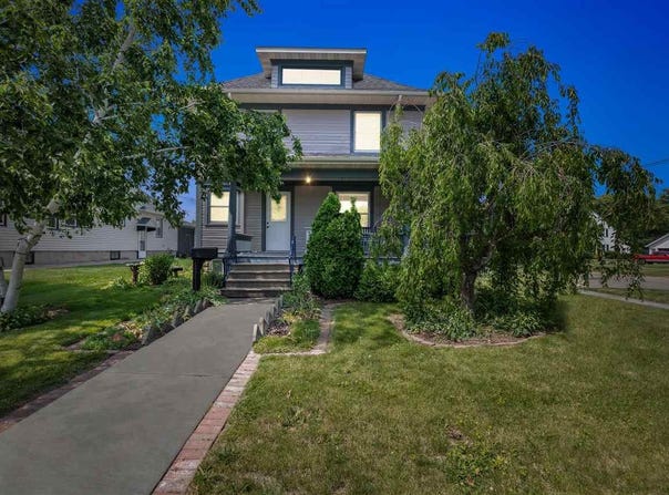 116 E 7th St, Tipton, IA 52772