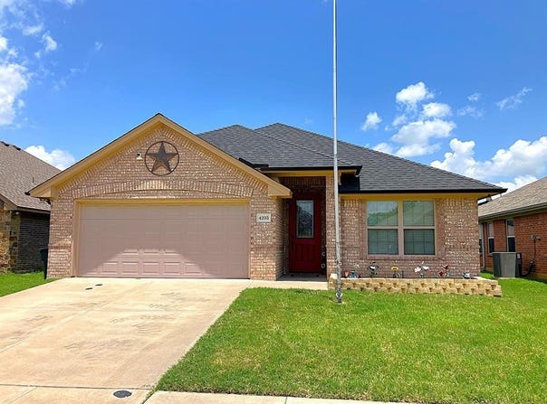 4203 Jasper Lane, Granbury, TX 76049