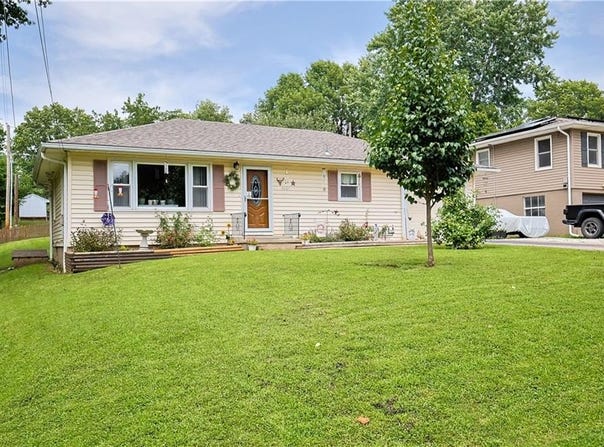 4007 Pacific Street, St Joseph, MO 64507