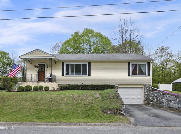 60 Willow St, Adams, MA 01220