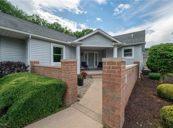117 Nicklaus Drive NE, Warren, OH 44484