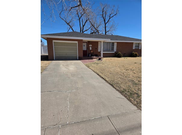 2024 N 3rd Street, Garden City, KS 67846