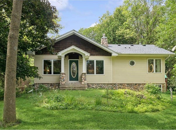 1610 W 63rd Street, Chanhassen, MN 55331