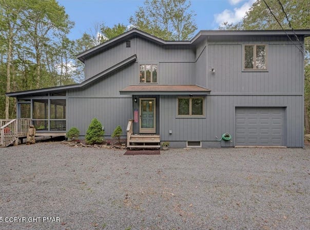 1113 Little Bear Run, Pocono Pines, PA 18350