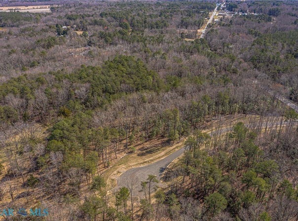 8 Irvington Road, White Stone, VA 22578