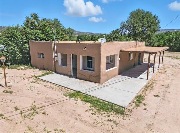 143 County Rd 51, Velarde, NM 87582