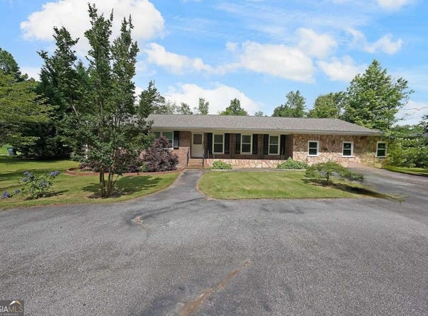 6880 Mark Turner, Lithia Springs, GA 30122