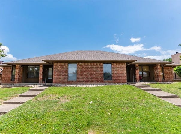 1638 Brown Trail, Hurst, TX 76054