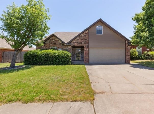 316 SE 6th Street, Moore, OK 73160