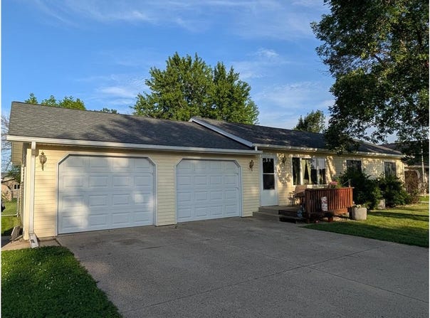 223 Rainbow Drive, Marshall, MN 56258