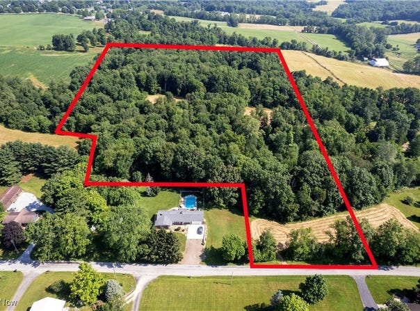W Highland Avenue, Wooster, OH 44691