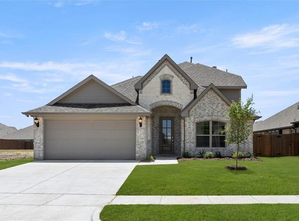 2713 Richard Street, Burleson, TX 76028