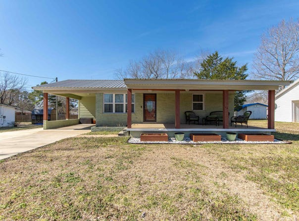 329 MIMOSA, Adamsville, TN 38310-1917