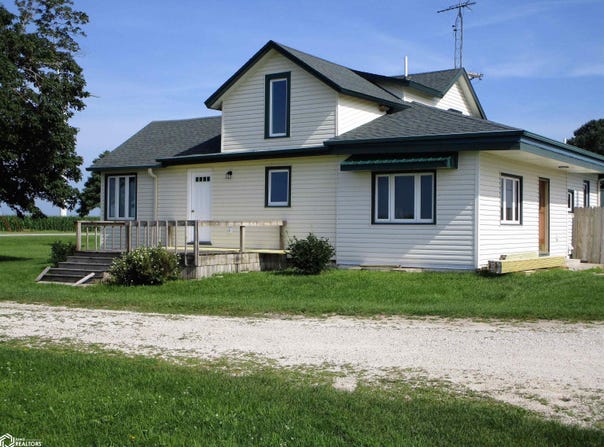 325 Mallard Avenue, Iowa Falls, IA 50126