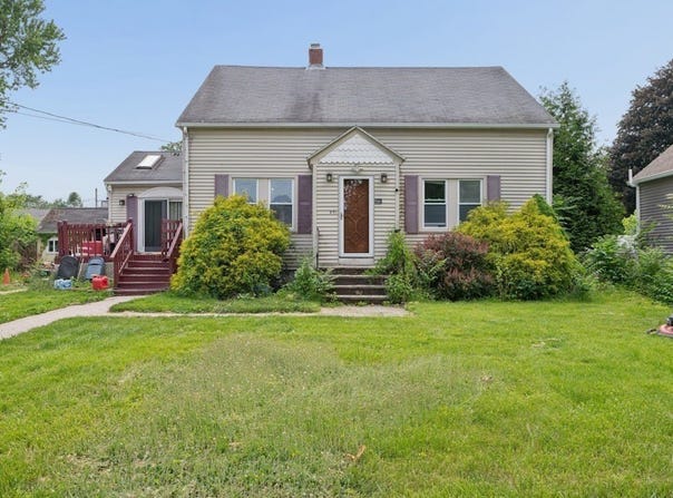 20 Brightwood Ave, Worcester, MA 01604