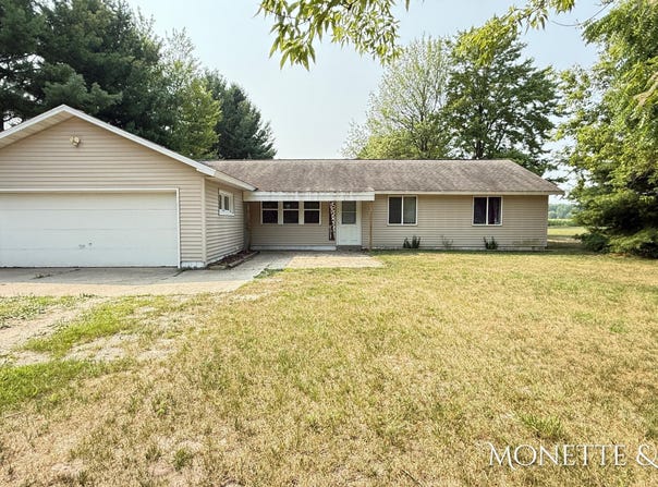 8141 Marvin Road, Holton, MI 49425