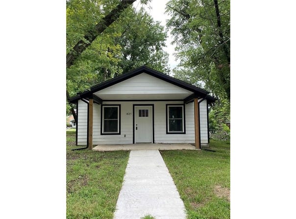 821 North Street, Iola, KS 66749