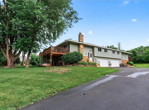 12305 Oak Leaf Court, Burnsville, MN 55337