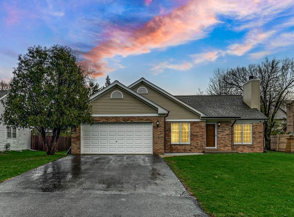 889 Dorsetshire Drive, Crete, IL 60417
