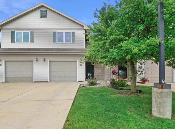 270 Alpine Meadow Circle, Oregon, WI 53575