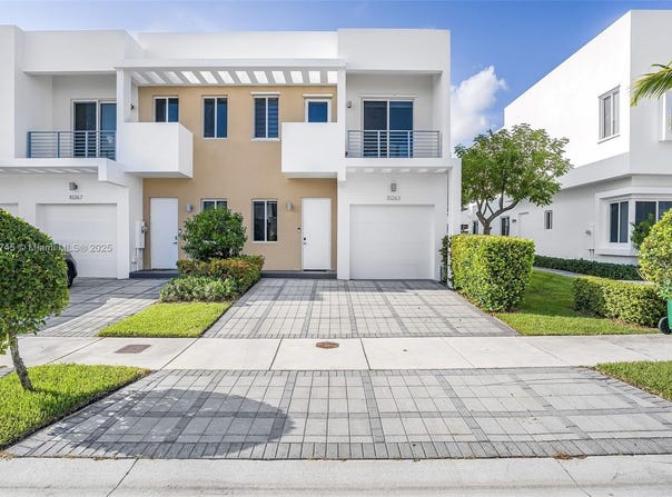 10263 NW 72nd St, Doral, FL 33178