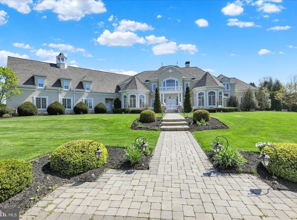 1000 BLUESTONE Drive, LITITZ, PA 17543
