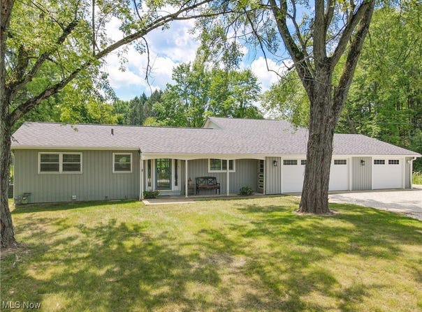 918 Lindley Road, Cuyahoga Falls, OH 44223