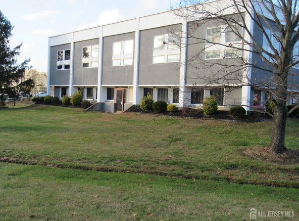 981 State Route 33 W, Monroe, NJ 08831
