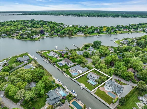 6 Mill Pond Road, Hampton Bays, NY 11946