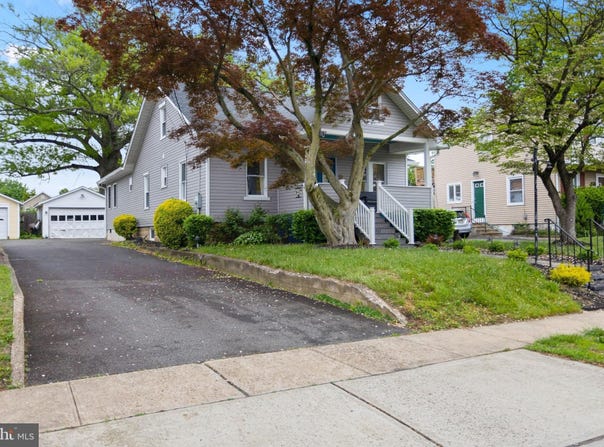 1762 EXTON AVENUE, HAMILTON, NJ 08610