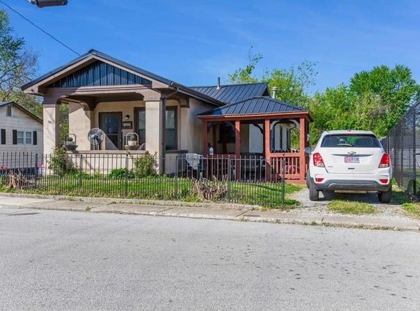 1000 E 2ND ST, HOPKINSVILLE, KY 42240
