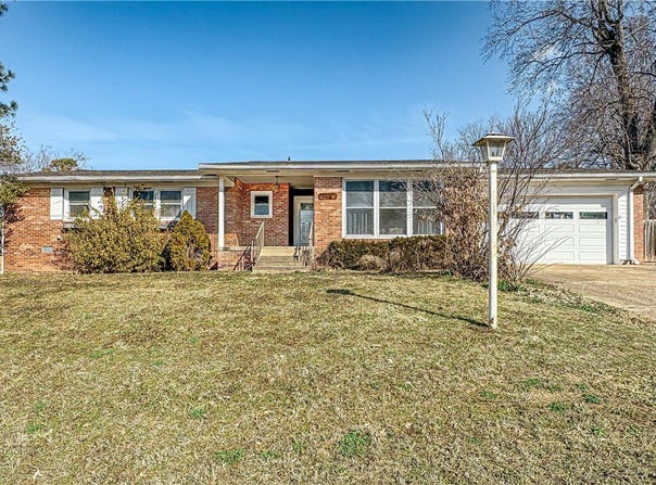 1609 Cherokee Circle, Harrison, AR 72601