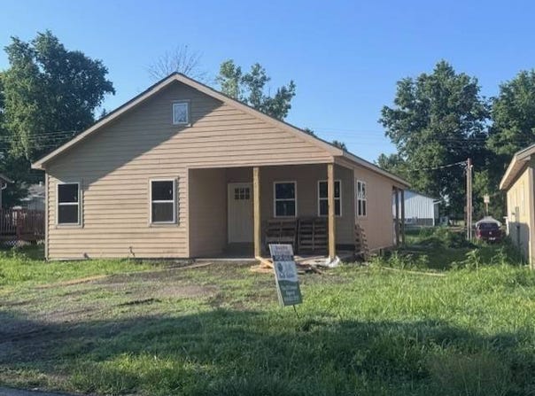 615  W Prairie, Cameron, MO 64429